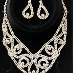Necklace crystal